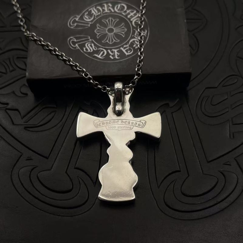 Ch*0me He**ts necklaces